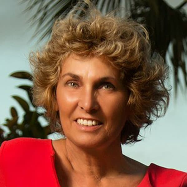 Angeline van der Heijden, Fincas für Golf und Meer
